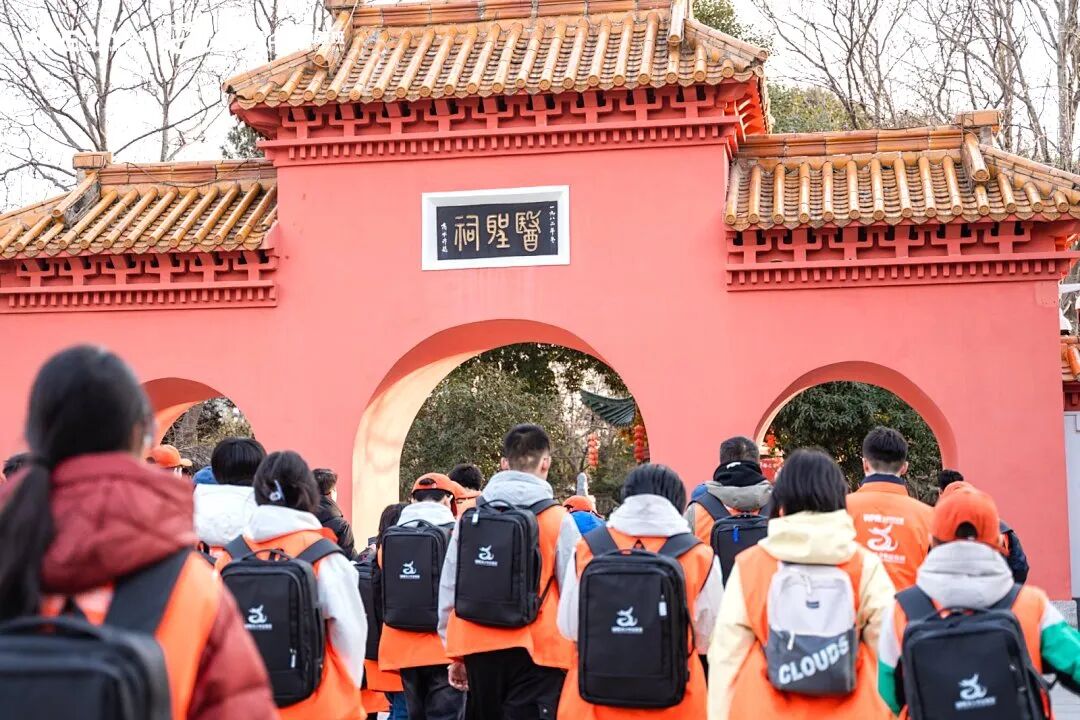 “妈妈,我当年肚子疼,真不是玩平板害的!”