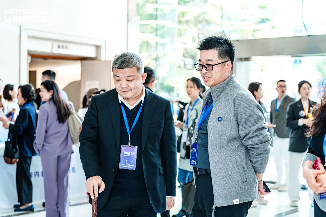 【纪琼谈家读书慧】如何才能遇见生命中的“光光级”榜样,那就加入纪琼院长的《家庭生态导师班》吧!