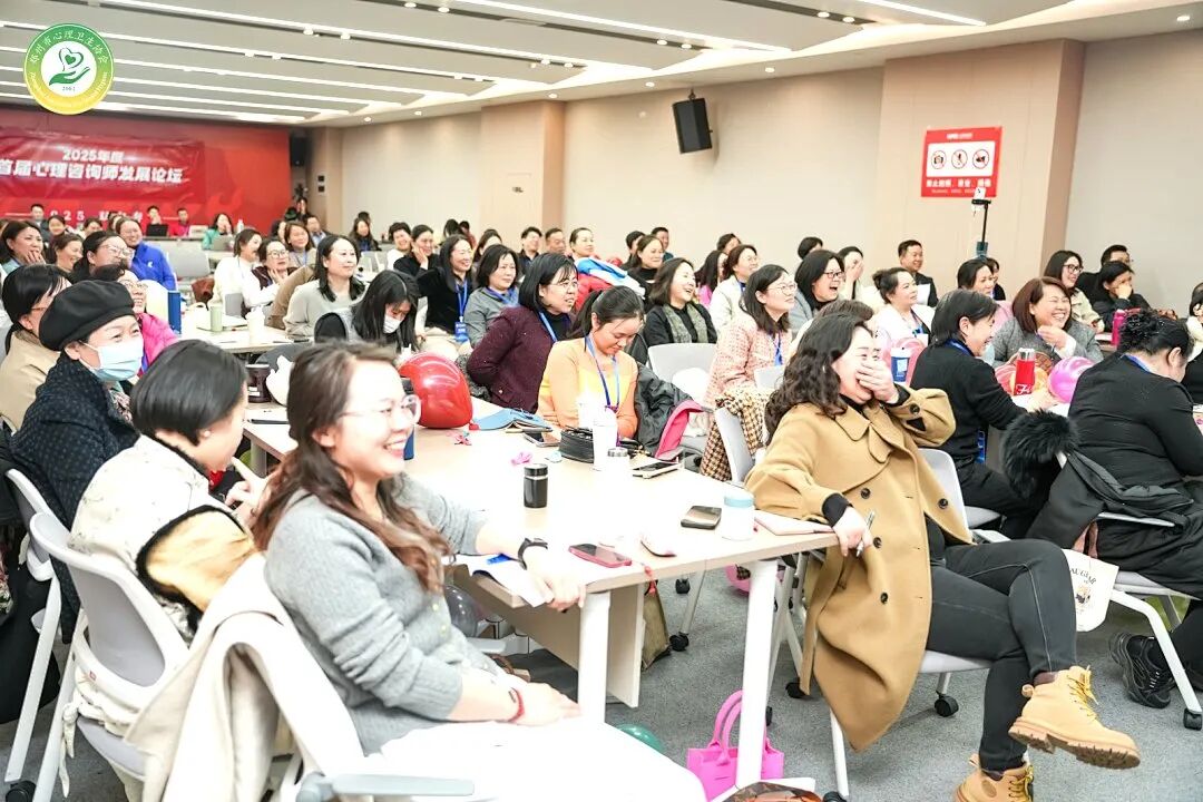 【纪琼谈家读书慧】如何才能遇见生命中的“光光级”榜样,那就加入纪琼院长的《家庭生态导师班》吧!