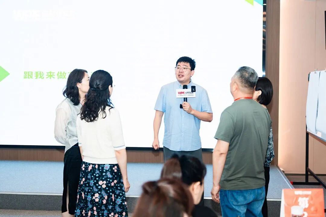 27岁女儿处对象,妈妈竟然用所学的“心理学知识”操控?——张兆鹏老师:“放过她吧!”