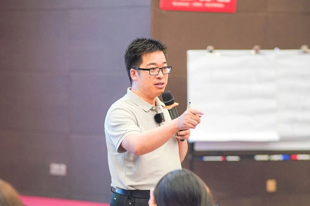 高三娃熬到凌晨2点不睡觉!海勇老师:“他不是不想睡,而是……”