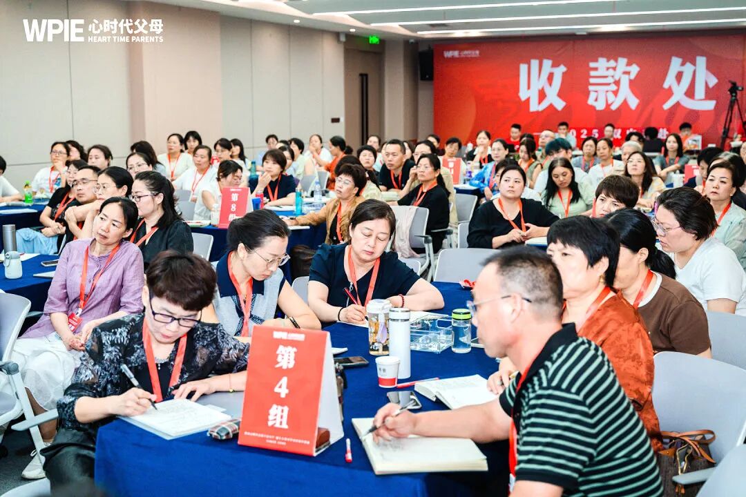 孩子揪着民办本科不放?张兆鹏老师一语点破:“他不是恨学校,而是恨你!”