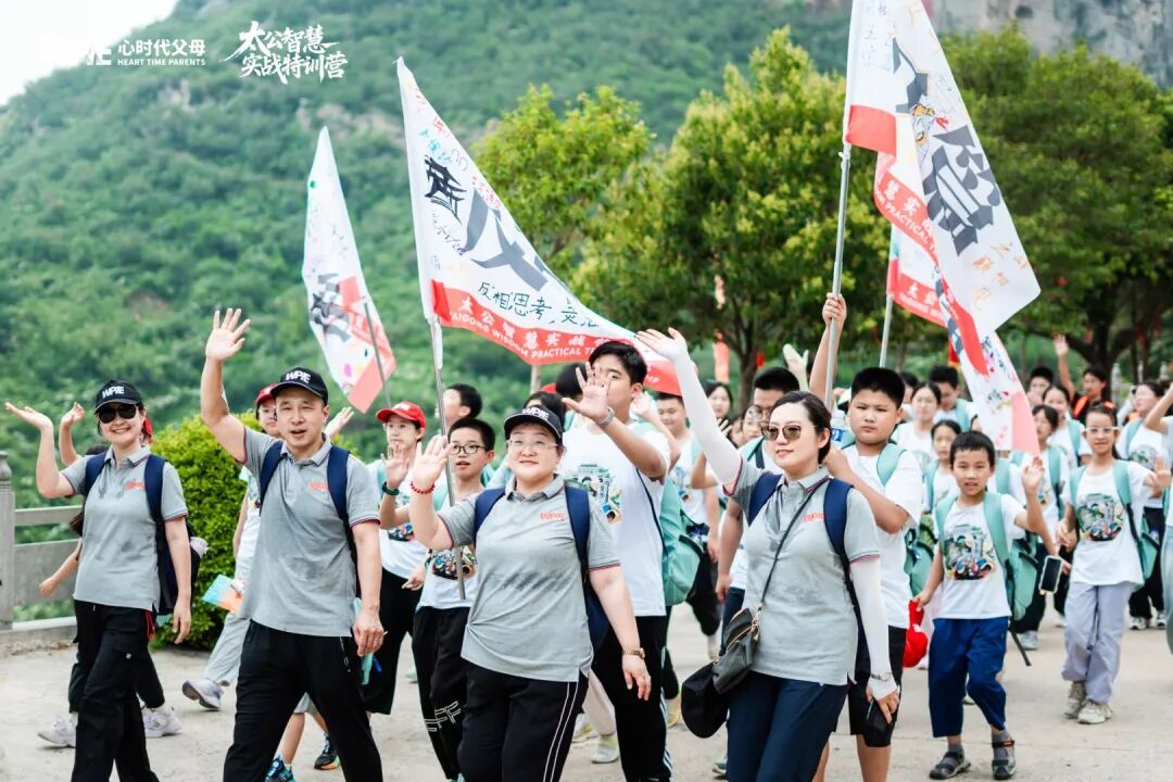 【家庭生态导师班】孩子考倒数第一情绪低落,王纪琼院长一句话,竟扭转了整个局面!