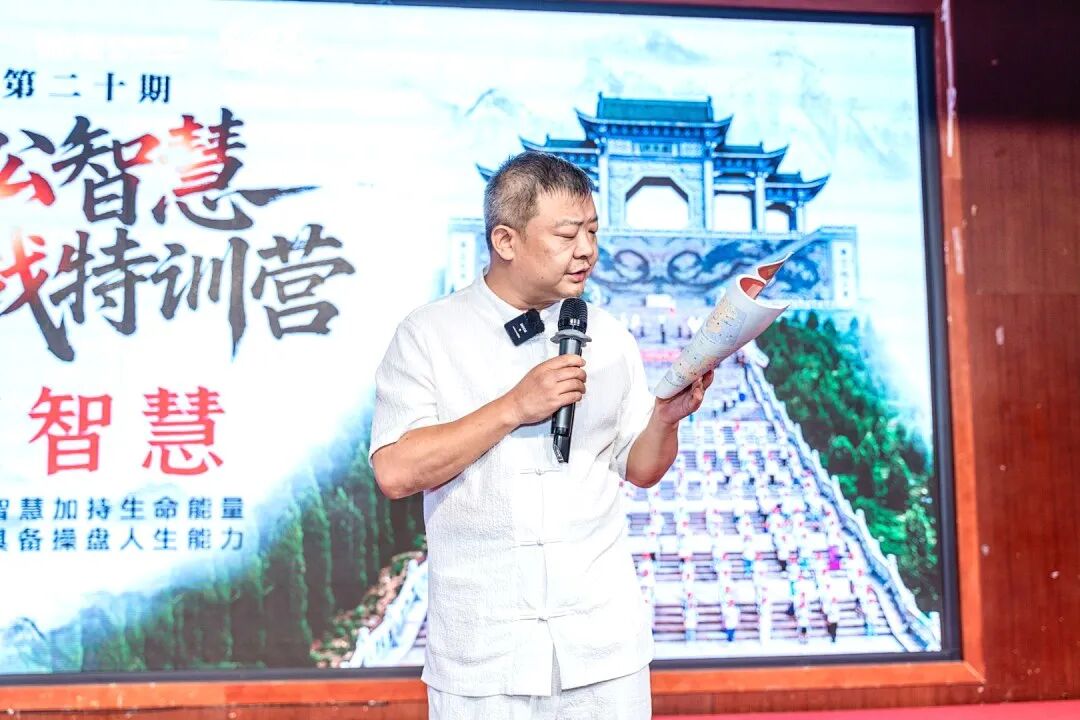 【家庭生态导师班】孩子考倒数第一情绪低落,王纪琼院长一句话,竟扭转了整个局面!