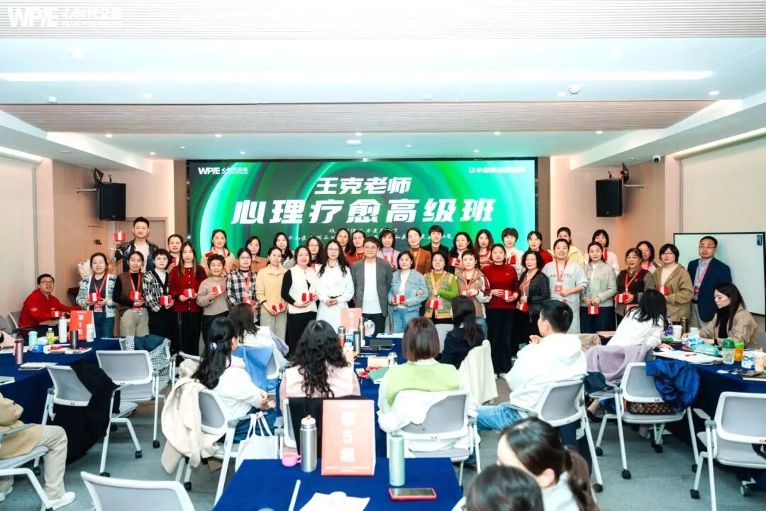 看着70岁的妈妈,我在她耳边说:“妈,我爱你!”——这句话,我用了整整40年!