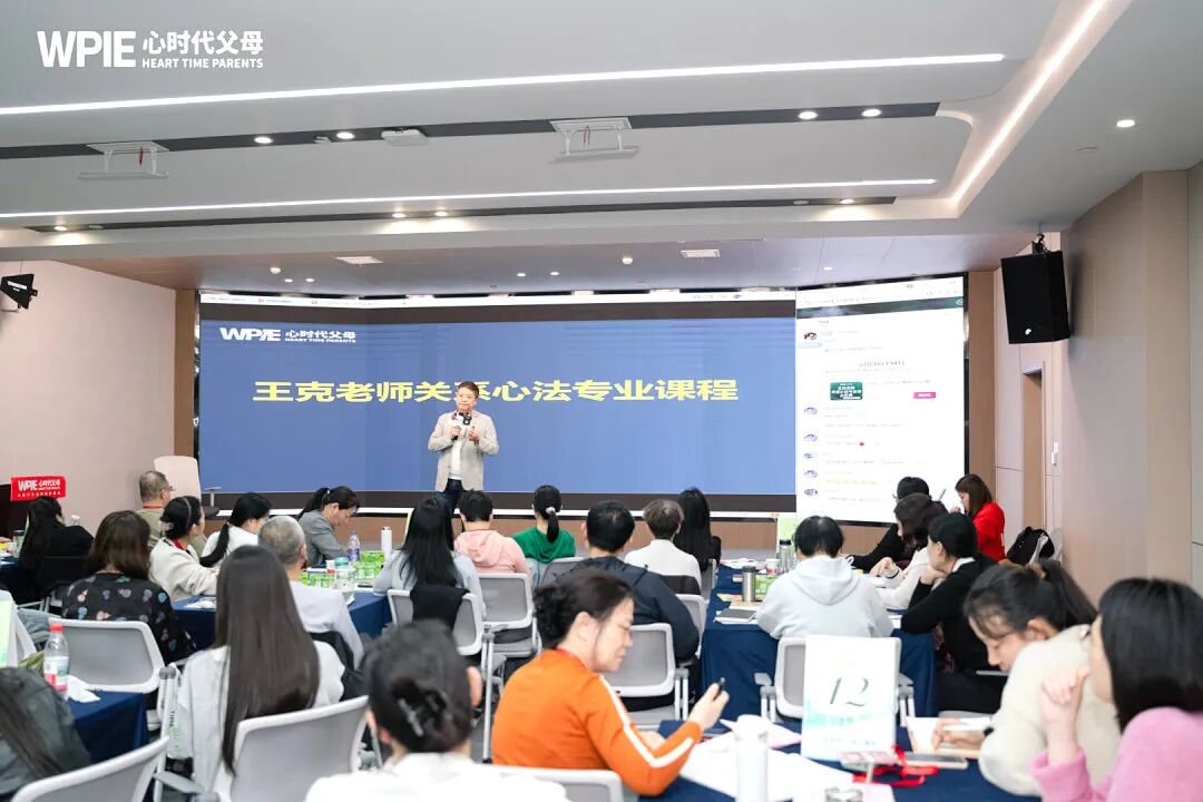 孩子借红领巾要不回来?王克老师说:“红领巾借出去要不回来不是一件小事儿,也不是一件‘破事儿’,而是......”