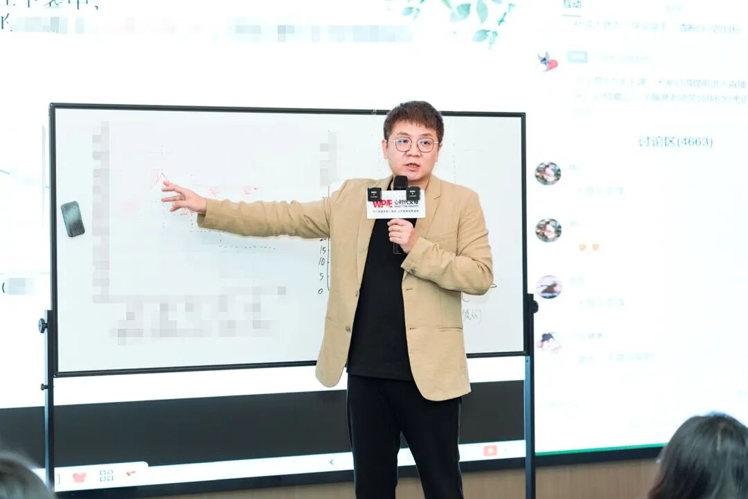 看着70岁的妈妈,我在她耳边说:“妈,我爱你!”——这句话,我用了整整40年!