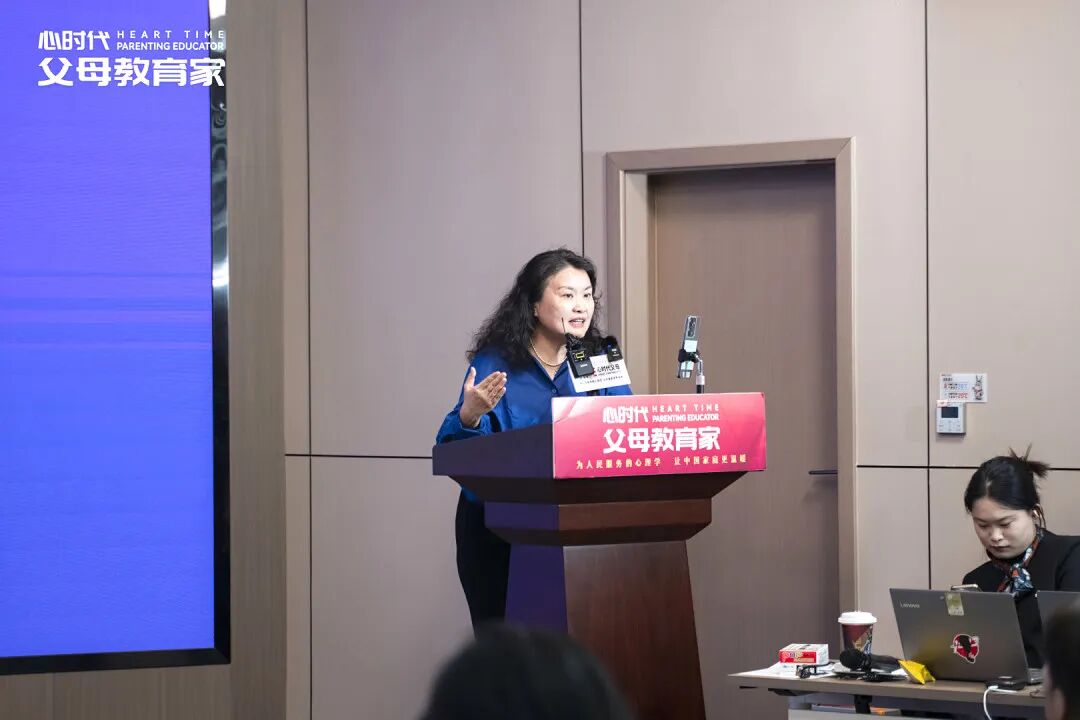 孩子吐槽说:“文聪老师就是这样教你的?”——为什么孩子最讨厌“懂道理”的父母?原因在这里!