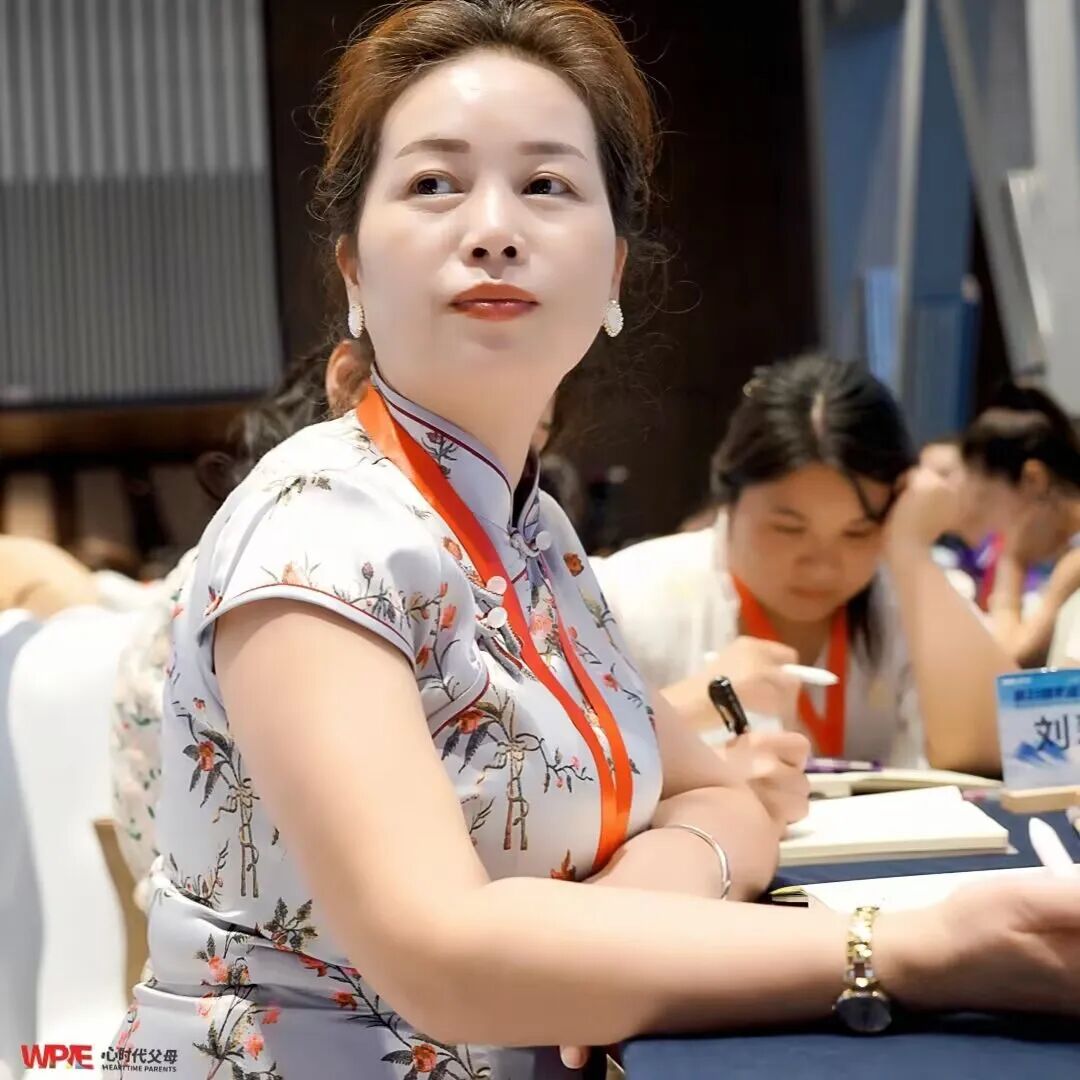 【咱们的故事】从破茧重生到西南先锋——李琳老师的力量绽放与自我超越