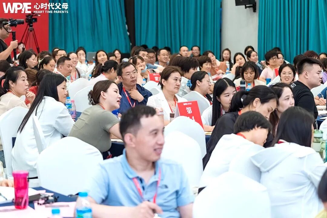 在博物馆花了300块钱都没让孩子爱上历史,没想到用一个旧拖把做到了