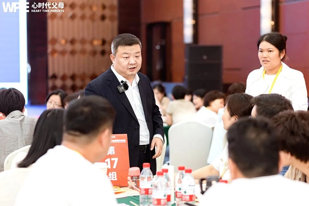 在博物馆花了300块钱都没让孩子爱上历史,没想到用一个旧拖把做到了