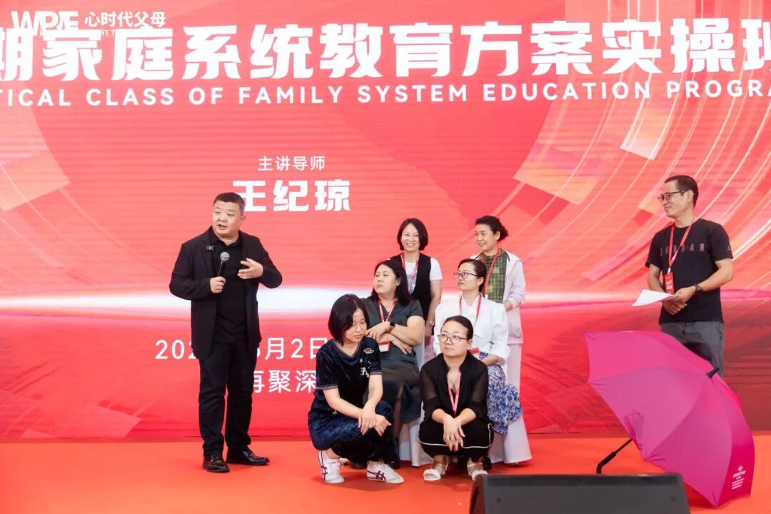 想要养一个情绪稳定的孩子吗?这些话,父母一定要多对孩子说!