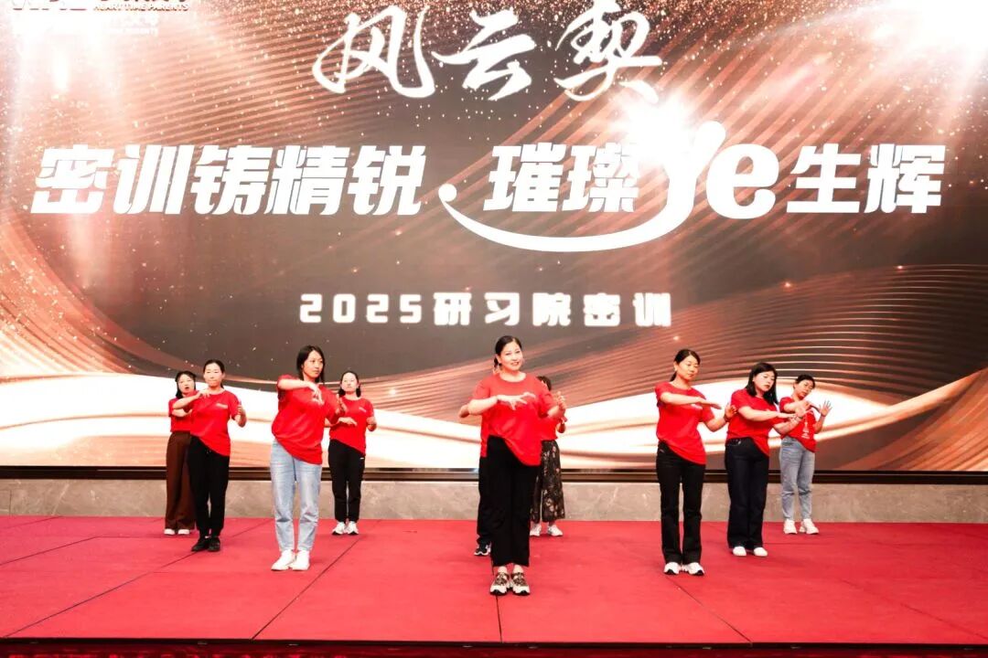 “饿死也不吃98元的面!”——对自己“抠”到极致,对别人“舍”到忘我,王纪琼院长到底图什么?