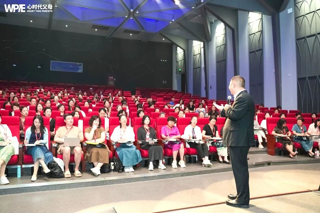 从“芯”动到“萍”稳,从学员到家人——心时代父母教育家的学习顾问,燃爆了!