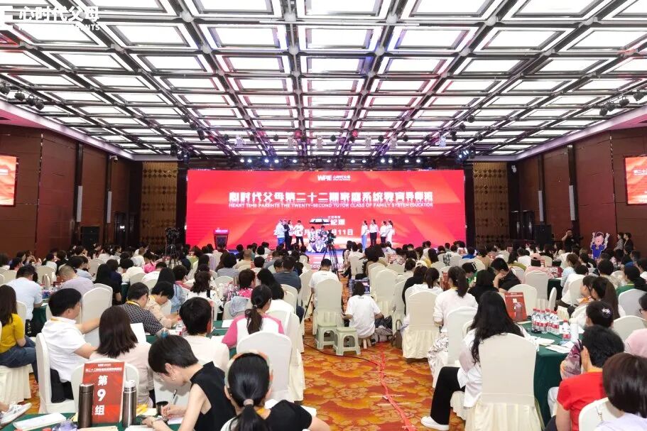 从“别烦我”到“没意思”:我用三招,让女儿主动放下手机