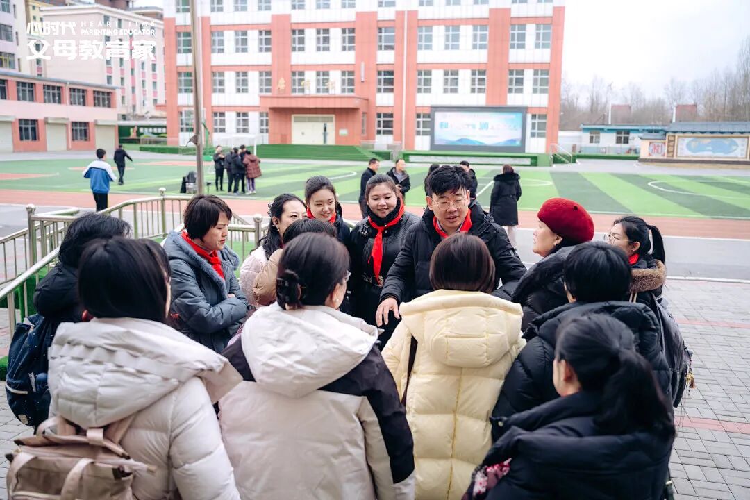 高二男孩因自己长不高而放弃学业?张兆鹏老师:“别劝他上学,先做这件事托住他!”