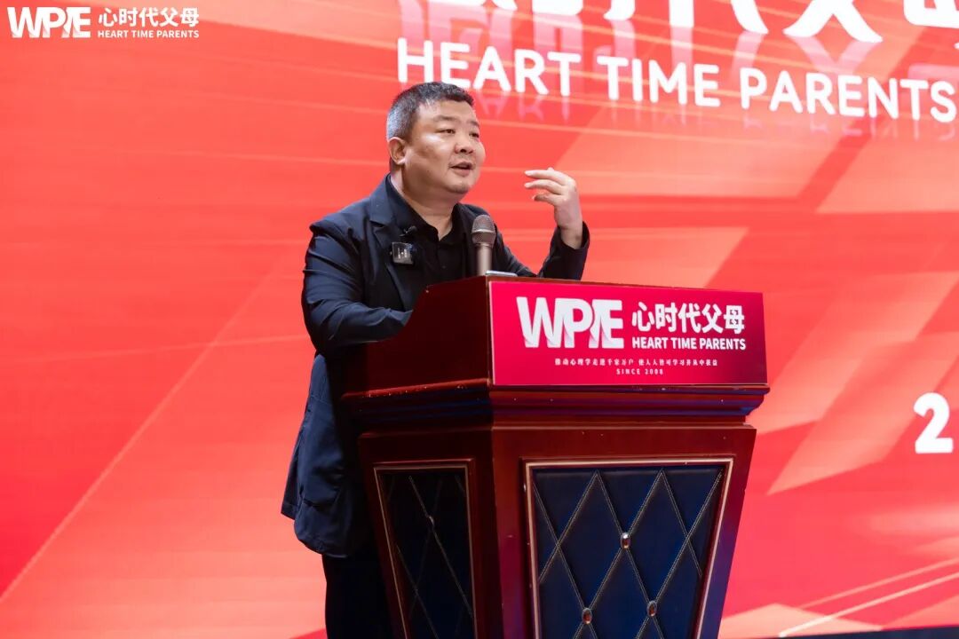 从“别烦我”到“没意思”:我用三招,让女儿主动放下手机