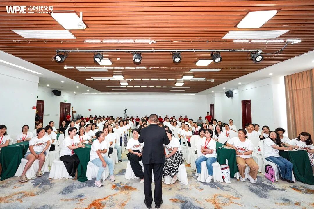 “别人为啥总欺负你,看你那窝囊样儿!”——比校园欺凌更可怕的,是来自父母的责怪