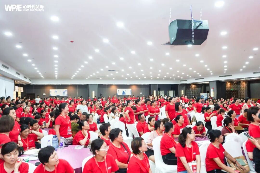 “别人为啥总欺负你,看你那窝囊样儿!”——比校园欺凌更可怕的,是来自父母的责怪