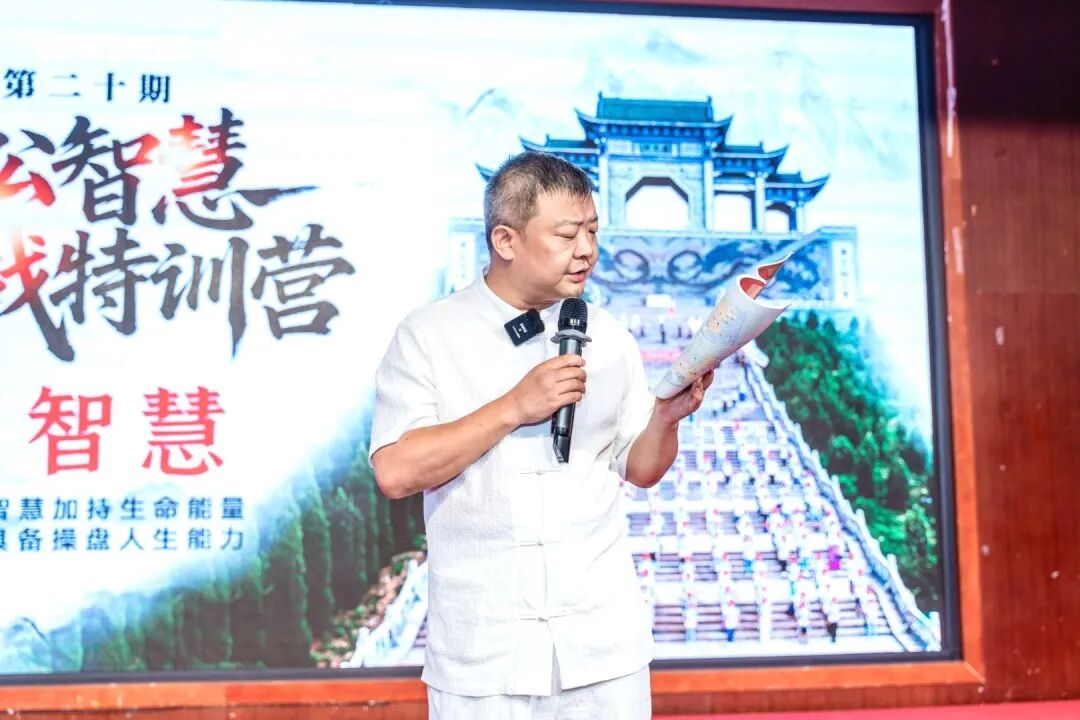 30年前的“坏”孩子,如今身家千万:别急着给孩子下定论,他的未来你想象不到