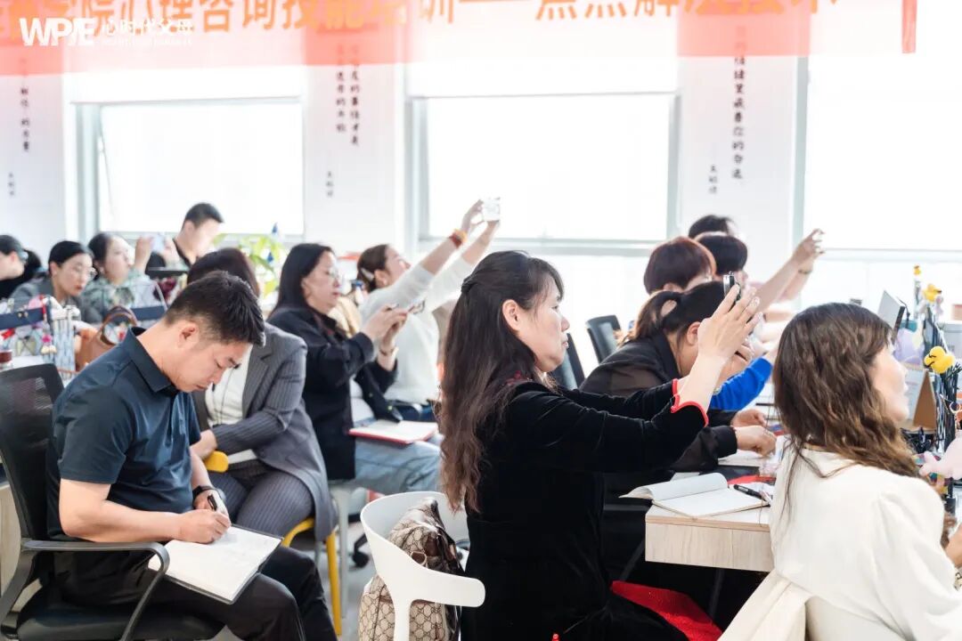 【焦点短程治疗技术】重构语言魅力:先说“语文考80分”,再说“数学考100分”,结果大不相同!