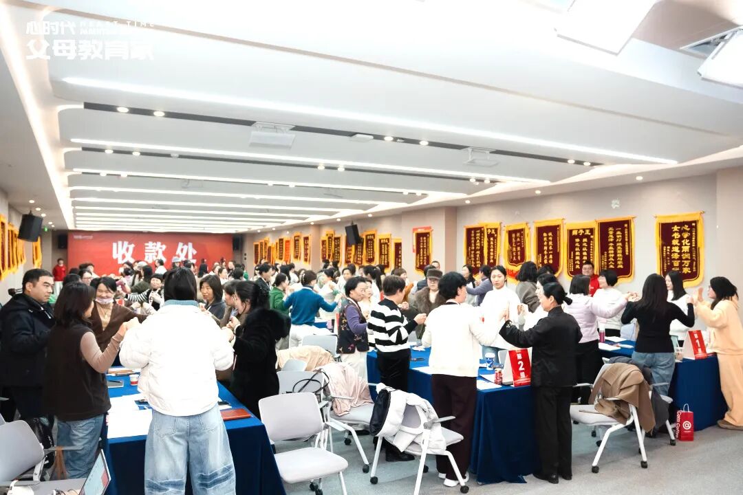 【女性力量中级班】“我为你放弃了骑行,你还想怎样?”——牺牲感,是亲密关系里最毒的“毒药”!