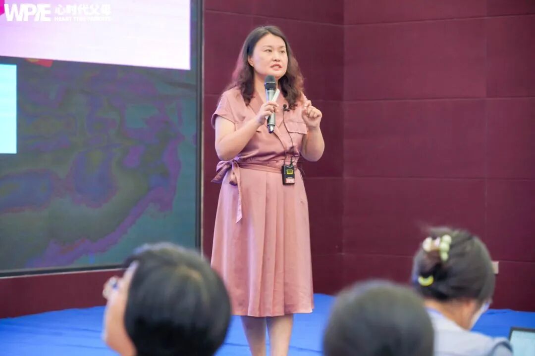 【女性力量中级班】“我为你放弃了骑行,你还想怎样?”——牺牲感,是亲密关系里最毒的“毒药”!