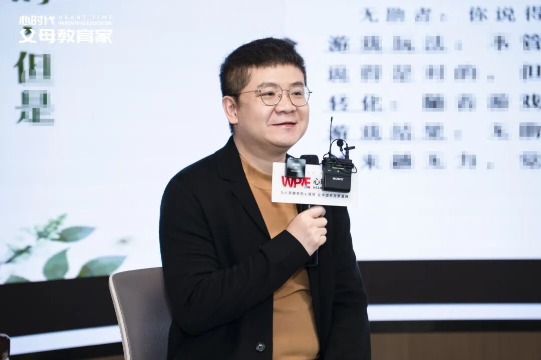 曾经只敢带着耳机偷偷听课,如今终于敢当面“活”了!