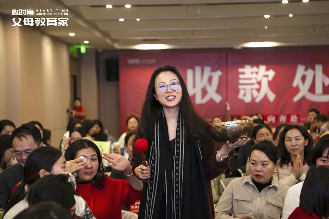 曾经只敢带着耳机偷偷听课,如今终于敢当面“活”了!