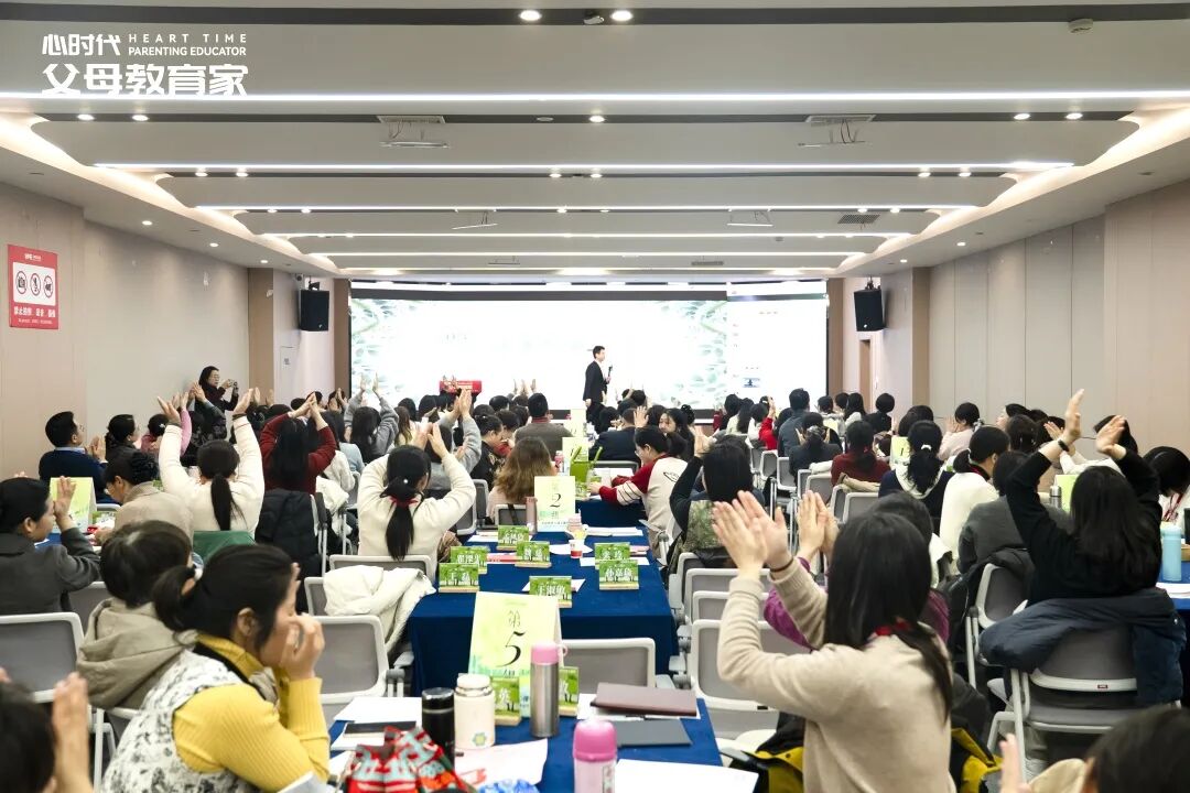 曾经只敢带着耳机偷偷听课,如今终于敢当面“活”了!