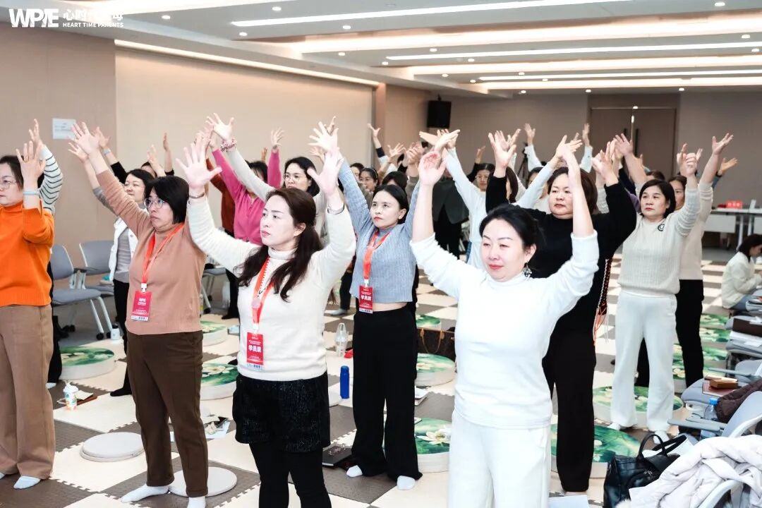 【学习军师方案班 · 高级】“妈,你当年为什么要把我送人?”她哭着问出这句话后才发现,爱从来没走,只是被痛苦挡住了