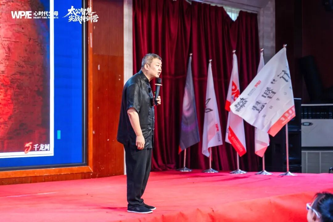 孩子没在节日送你祝福?先别失落,这可能是一堂被你忽视的“爱的必修课”