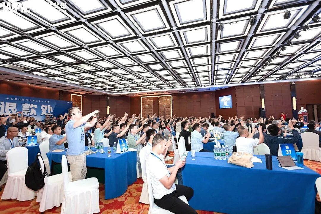 陪读妈妈的崩溃实录:直到撕掉孩子作业本的那一刻,我才发现撕掉的不只是作业本