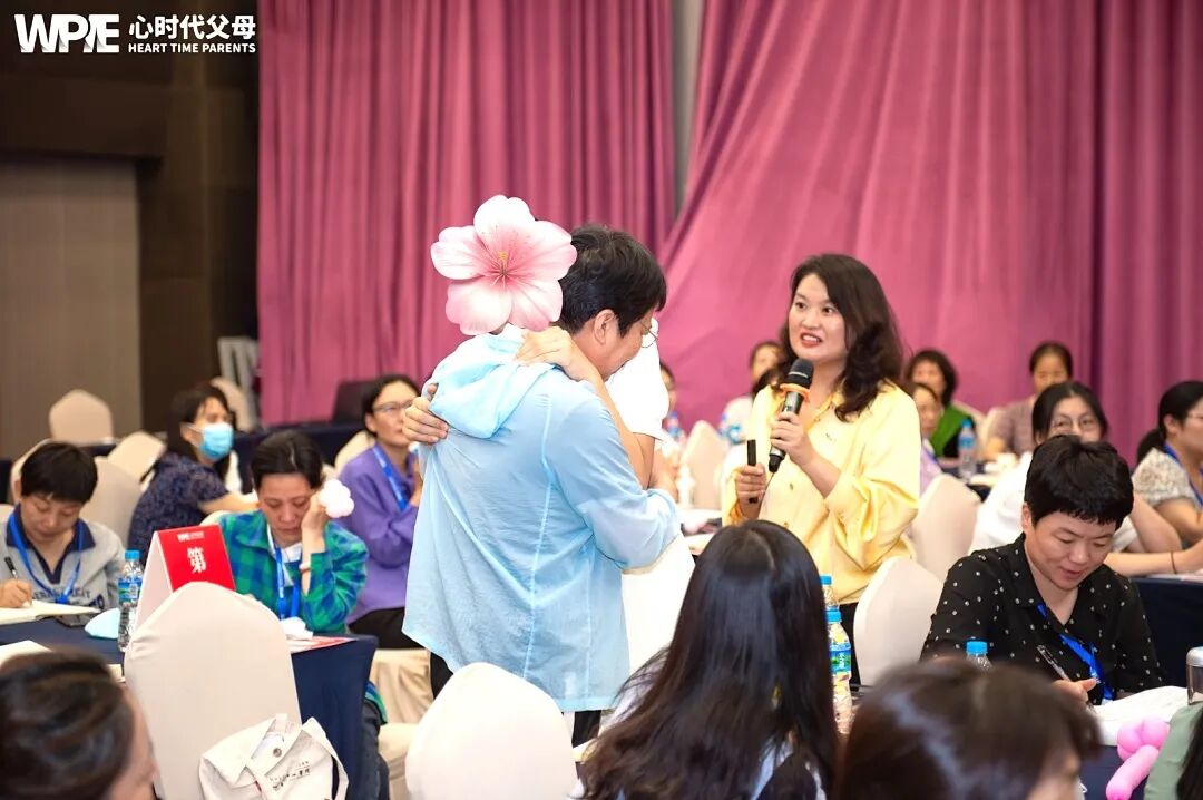 童年的伤,成了成年后的“情劫”——那个亲眼目睹父亲背叛母亲的女孩,后来怎样了?