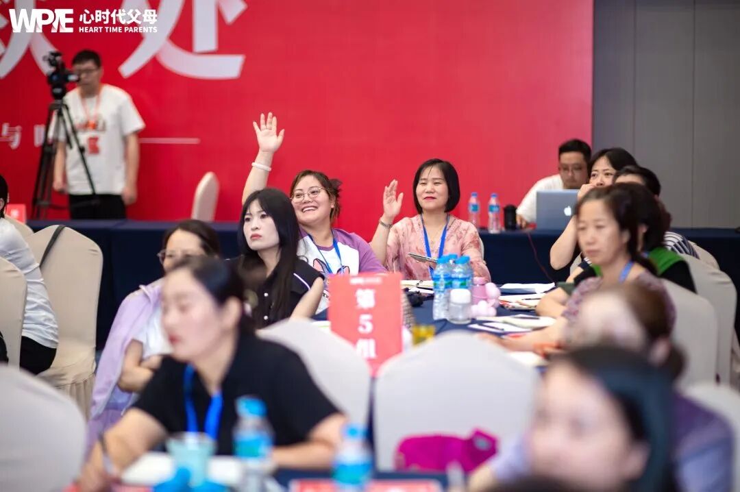 童年的伤,成了成年后的“情劫”——那个亲眼目睹父亲背叛母亲的女孩,后来怎样了?