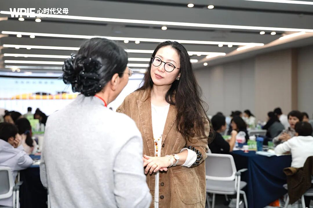 去他的“乖”!我们总想让孩子“乖”,却忘了自己当年心里藏了多少委屈