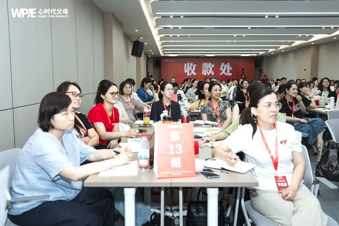 别用“没办法”当盾牌——王克老师犀利点醒逃避的母亲:“你的虚弱,才是孩子复学路上最大的坎!”