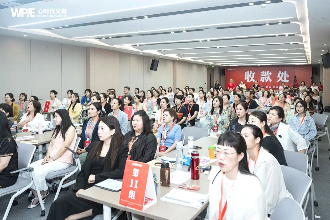 别用“没办法”当盾牌——王克老师犀利点醒逃避的母亲:“你的虚弱,才是孩子复学路上最大的坎!”