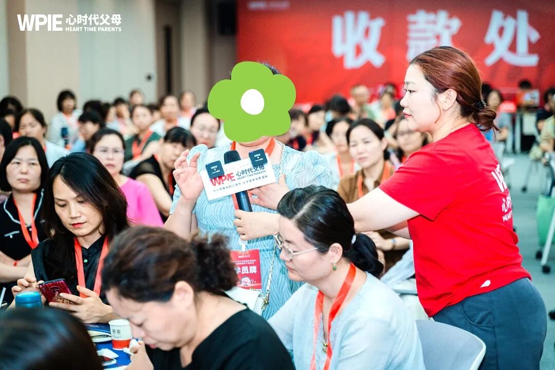 24岁了,听到妈妈声音就应激?——张兆鹏老师:“你再帮下去,只会把他毁得更深!”