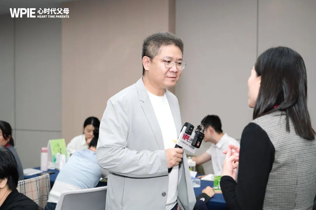 去他的“乖”!我们总想让孩子“乖”,却忘了自己当年心里藏了多少委屈