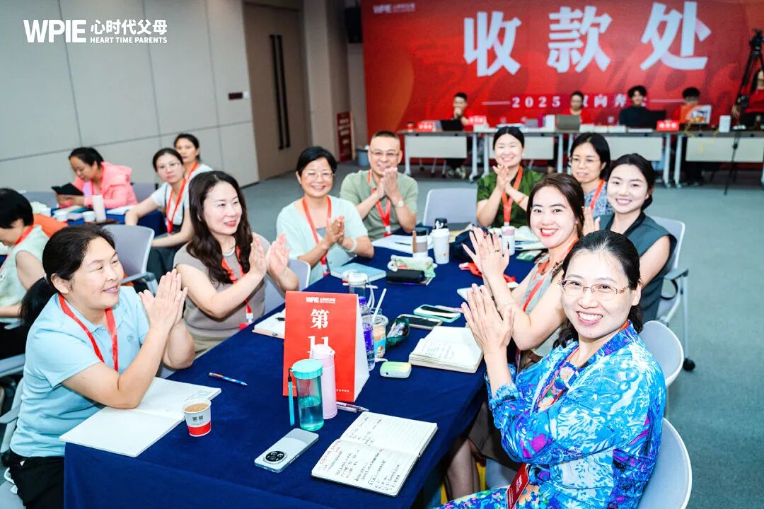 24岁了,听到妈妈声音就应激?——张兆鹏老师:“你再帮下去,只会把他毁得更深!”