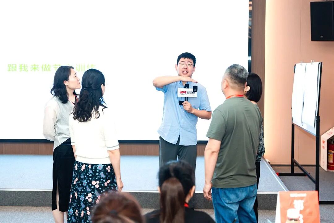 你和那个女孩一起去博物馆,你开心吗?——张兆鹏老师:“先问感受,再谈社交!”