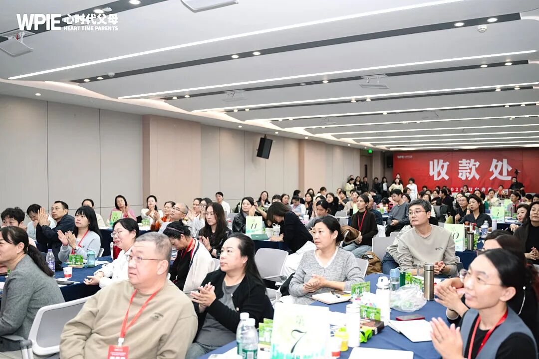 去他的“乖”!我们总想让孩子“乖”,却忘了自己当年心里藏了多少委屈