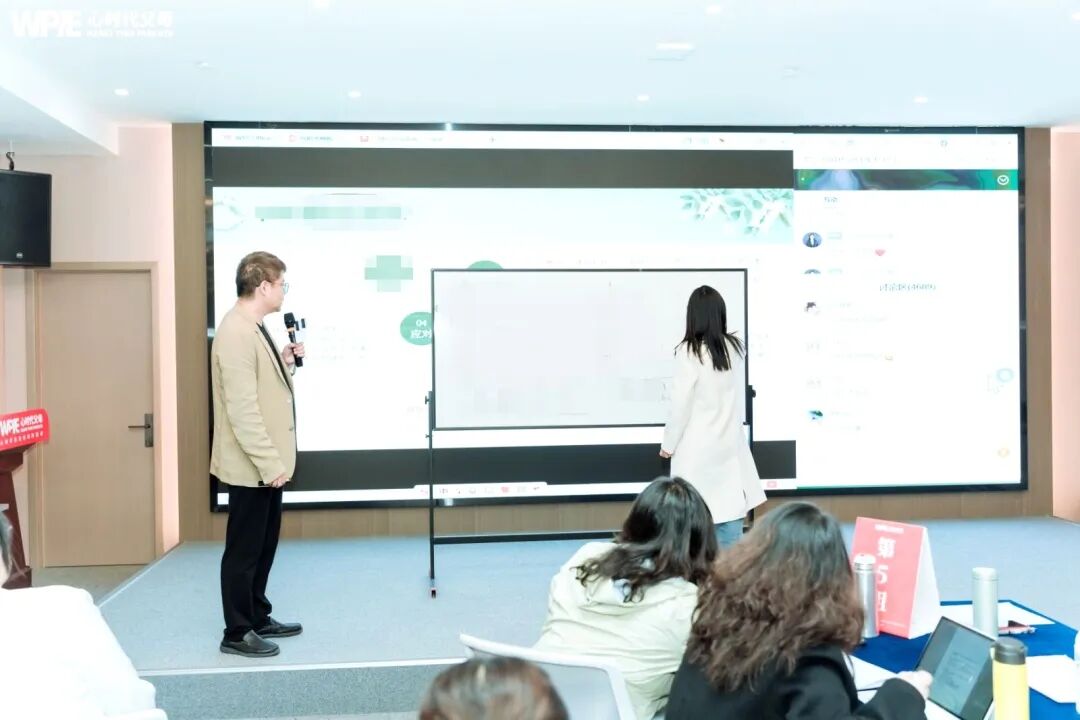 去他的“乖”!我们总想让孩子“乖”,却忘了自己当年心里藏了多少委屈