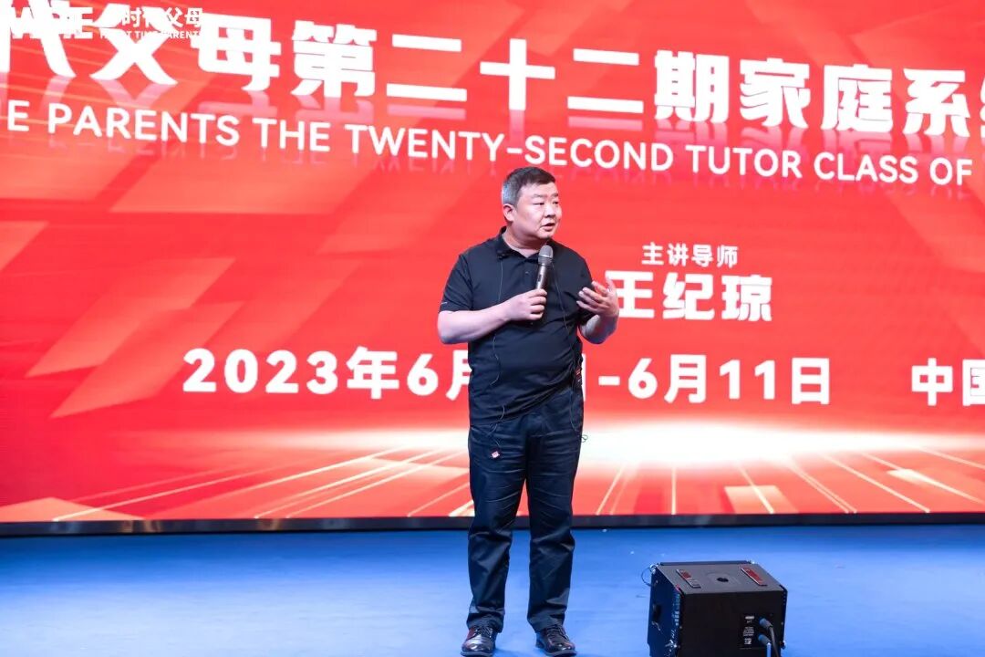 “我恨你!我讨厌上学!我讨厌我的生活!”——当孩子喊出这句话时,父母真的该醒醒了