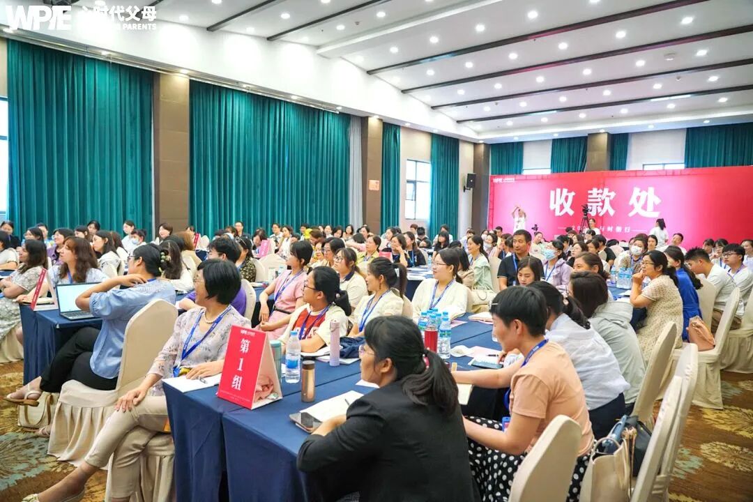 “姐姐就该多付出”“拒绝就是不孝”——文聪老师一语道出残忍的真相:“在至亲眼里,钱比你重要!”