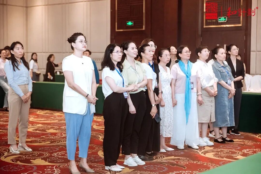 “妈妈,奶奶怎么没来接我放学?”“闲的!”——你怨的是婆婆,伤的是孩子