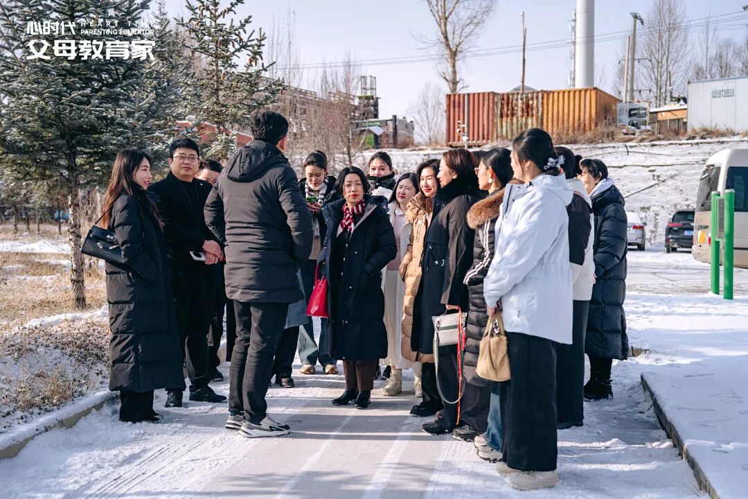 爱上大自己10岁的离异男的女孩说:“他是我的污点!我恨不得掐死他!”直到张兆鹏老师说了一句话,她瞬间释然