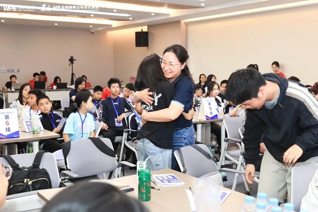 别再做“纠错型父母”了,试试“托举型导师”?