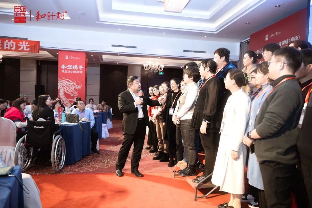 【家庭生态导师班】“我家不养废物!”——孩子厌学多年后,我把他心里的那首歌写了出来